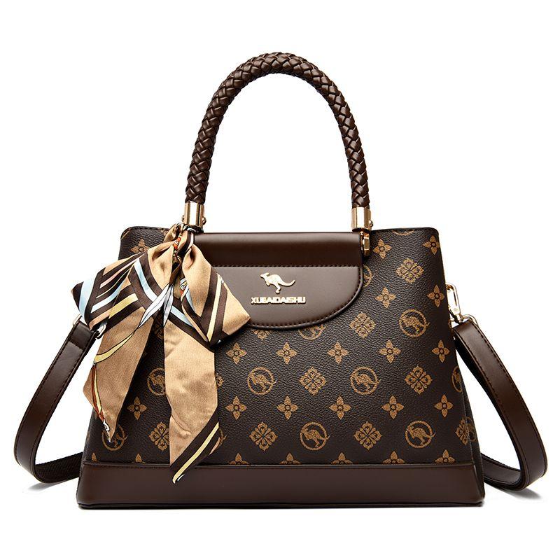 

Kangaroo Elegant to Give Mom Middle-Aged Leather Bag