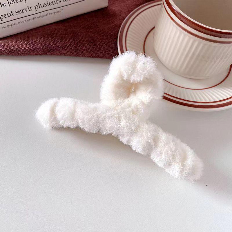 Plysch Hårklo: Söt, Fluffig & Stor för Höst och Vinter