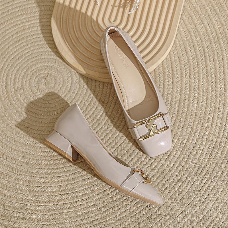 Processing custom French square head high heels women's thick heel red wedding shoes spring and autumn patent leather medium heel shallow mouth sing