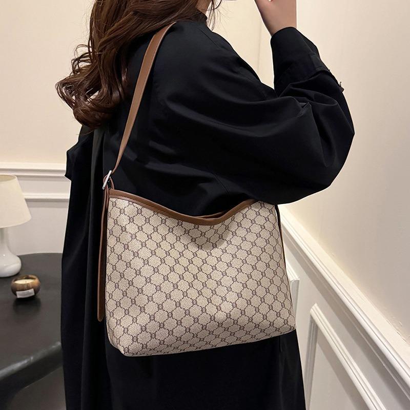 Bag women's new trendy shoulder bag niche design hand carry autumn beautiful large-capacity tote bag