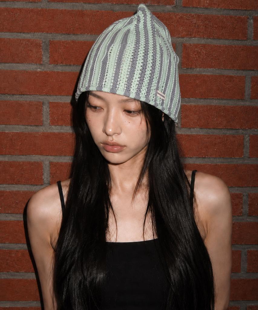 Lomaentinueo Two-Tone Striped Beanie (Green)