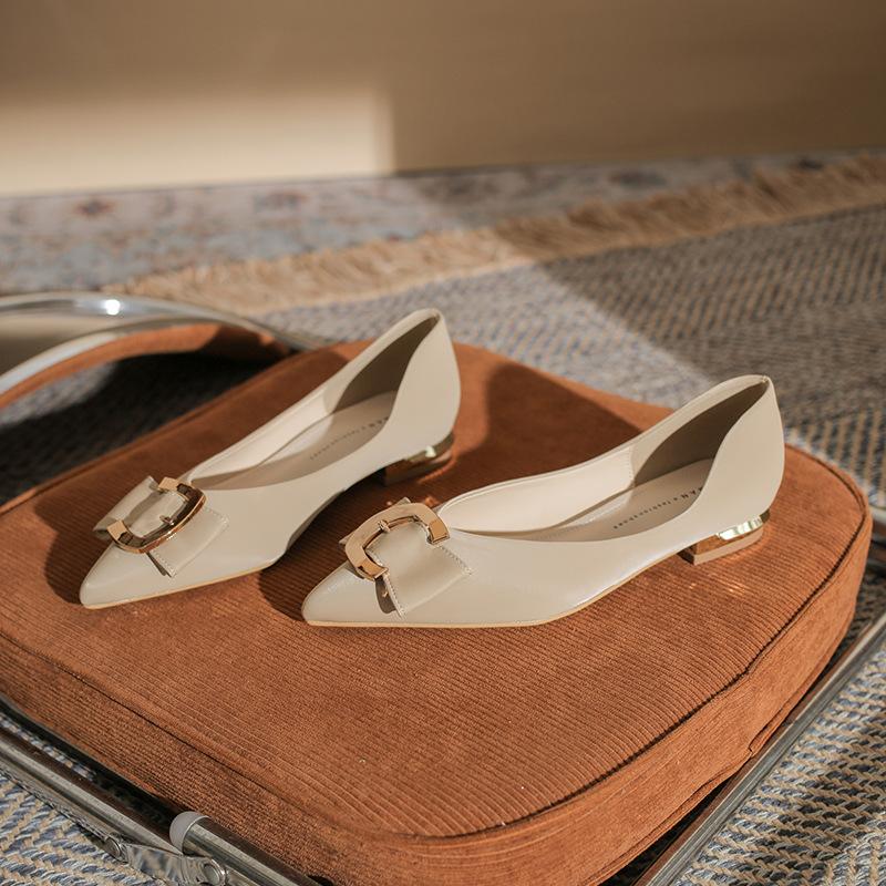 Pointed flat-soled single shoes, new square buckle, shallow mouth, one pedal, Mary Jane women's versatile and comfortable