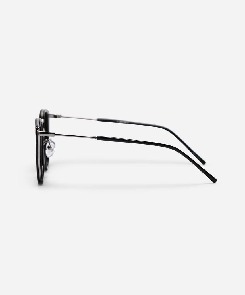 Neotelia Linda · Black