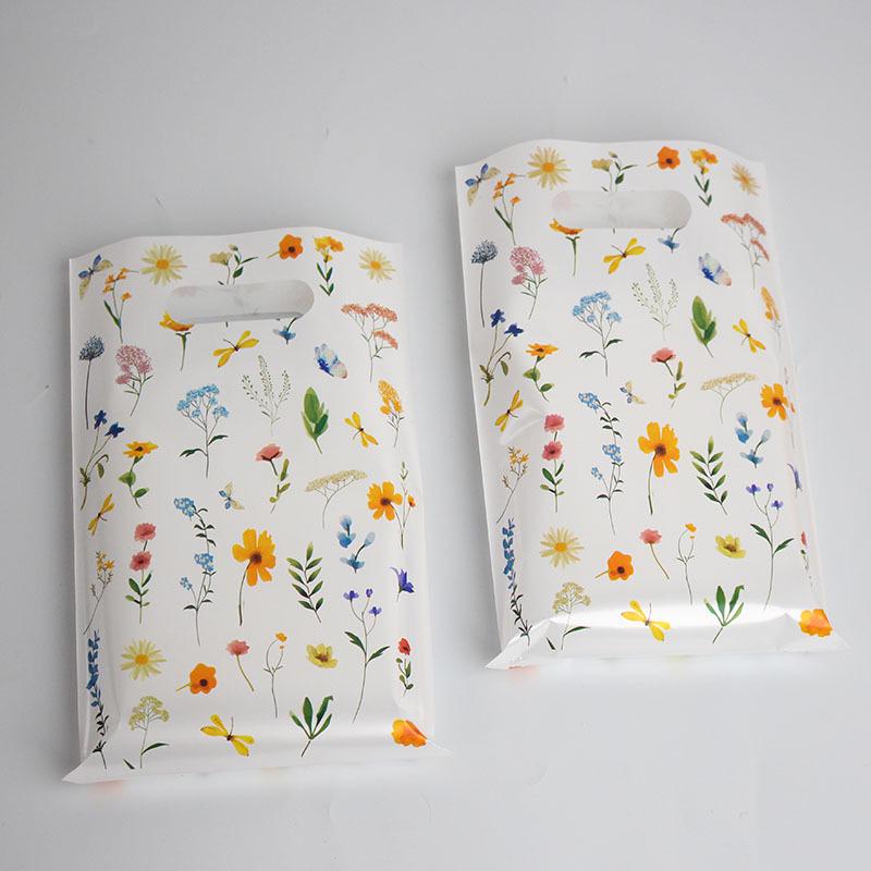 Wildflower Tote Bag: Biscuit & Candy Birthday Party Favor Bag with Pearlescent Film Decoration