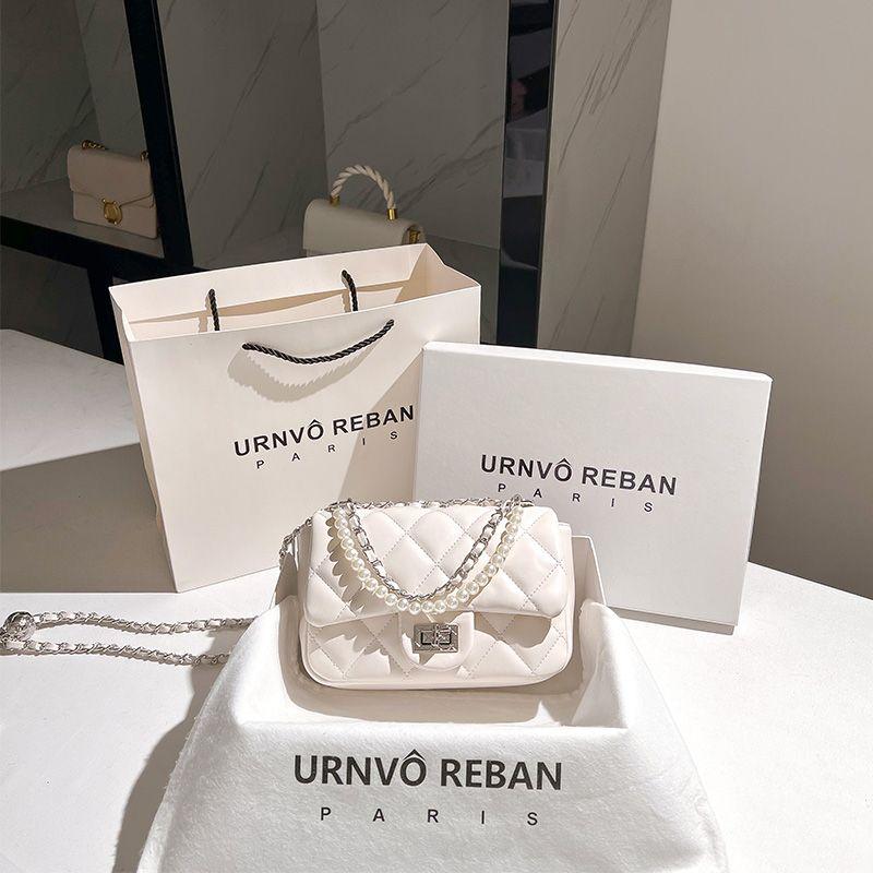 

Urnvo Reban Летняя жемчужная цепочка Маленькая квадратная сумка White