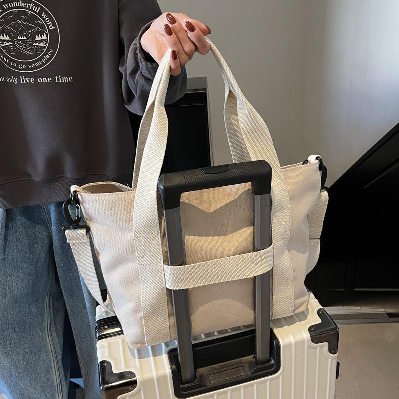 Large Capacity Embossed Letter Tote Bag 2025 New Korean Version of Mommy Handbag Versatile Solid Color Shoulder Bag Tide