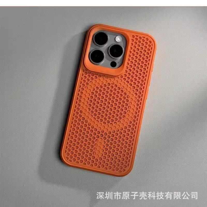 Summer honeycomb heat dissipation is suitable for iPhone17promax magnetic mobile phone case Apple 16 mesh matte 15 ultra-thin.