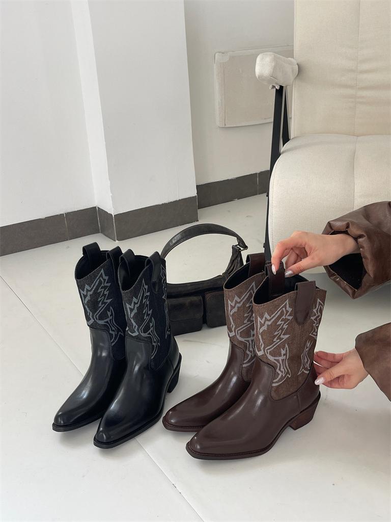 Cai Wenjing Zhang Yuxi V-mouth Western Cowboy Boots Women's 2025 Autumn New Retro Medium Boots