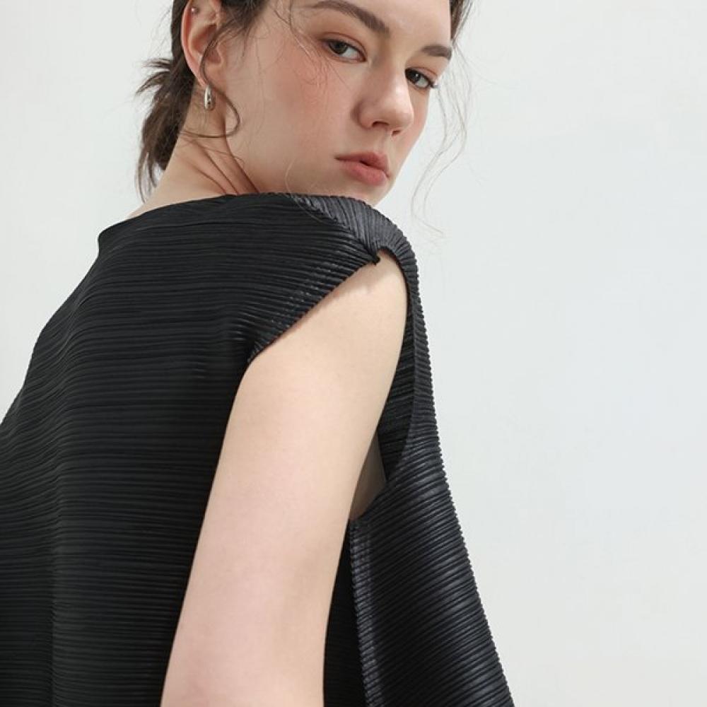 Dren Sleeveless Pleats Top Plitz Mood