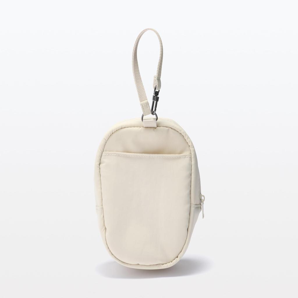 MUJI Kolekcja wisząca 110 mm szer. x 160 mm wys. x 70 mm gł. Saszetka, Kość słoniowa, Ok.. (NDG14A3A)