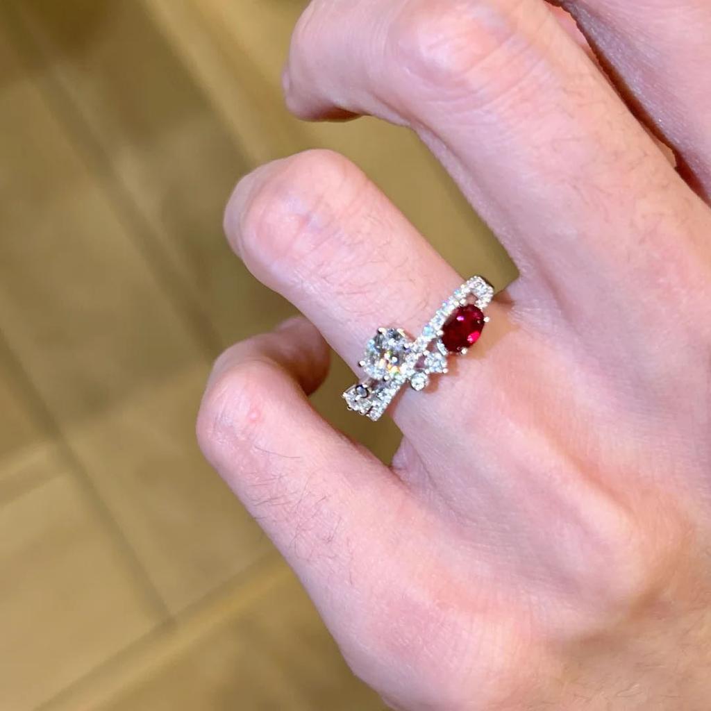 Classic fresh elegant ring with red diamonds unique light luxury interlocking design rings for women party jewelry gifts