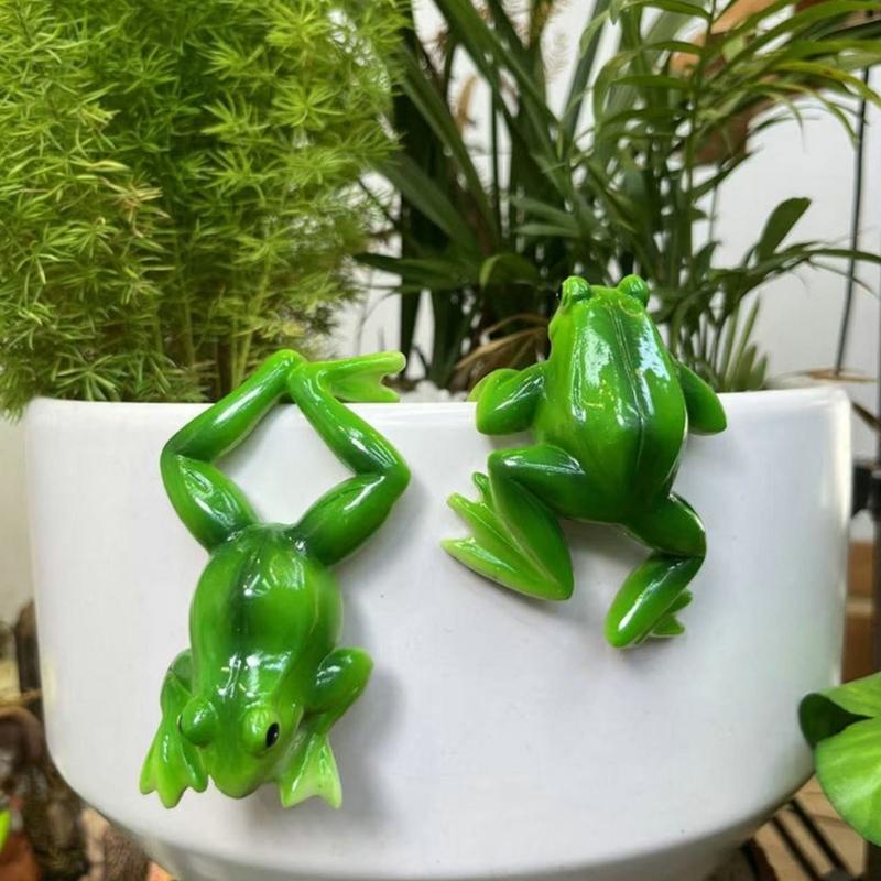 2 Pack Fluorescent Treefrog Farmer Clamps Permanent Rosin Statues For Deck Porch Border Decoration Night Glowing Halloween Accessories