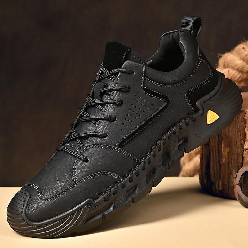 Men's shoes 2024 new outdoor men's casual sports shoes men's leather soft-soled hiking tooling shoes large size