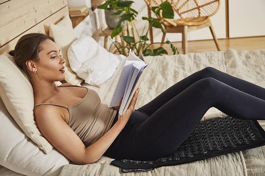 4FIZJO ECO Acupressure Mat with Buckwheat Hulls and a Pillow, Black