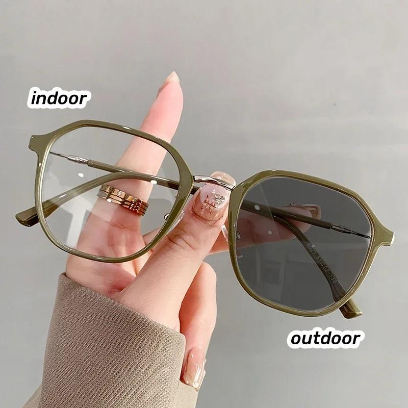 Luxuriöse photochrome Myopie-Brille für Damen, modische Anti-Blaulicht-Minus-Brille, Farbwechsel-Sonnenbrille für den Außenbereich