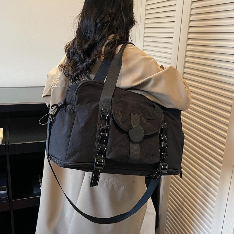 

Scalable Large Capacity Sports and Fitness Bag for Women, Lightweight and Short Distance Travel Luggage Bag, Yoga Bag
