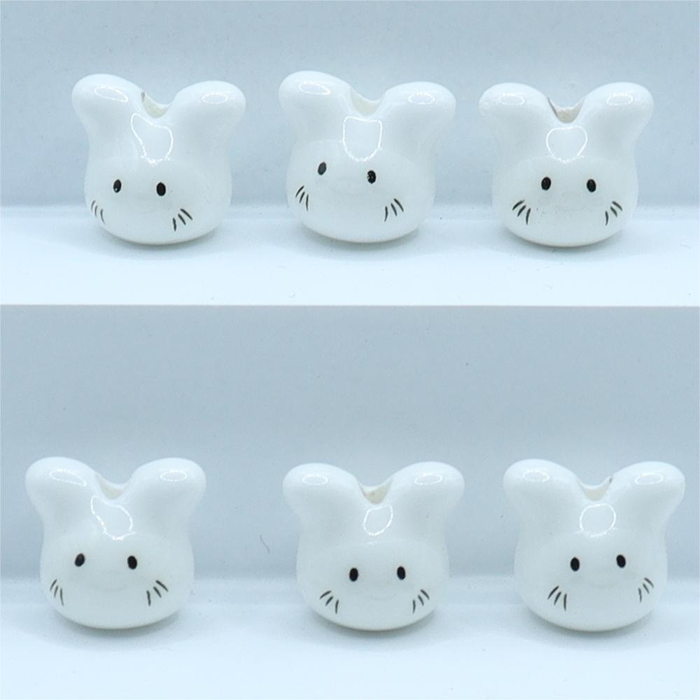 Niedliche kleine Kaninchen glasierte Keramikperlen für DIY Schmuck und Accessoires