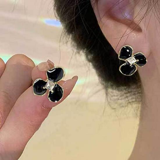 Koreanischer Stil Nicht-Piercing Ohrclip mit langem Quaste, Perlmutt Schmetterlings Design für Damen - High-End, Coole Mode.