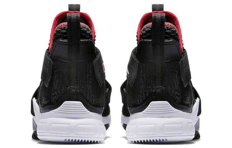 Nike LeBron Zoom Soldier 12 Bred AO2609-001