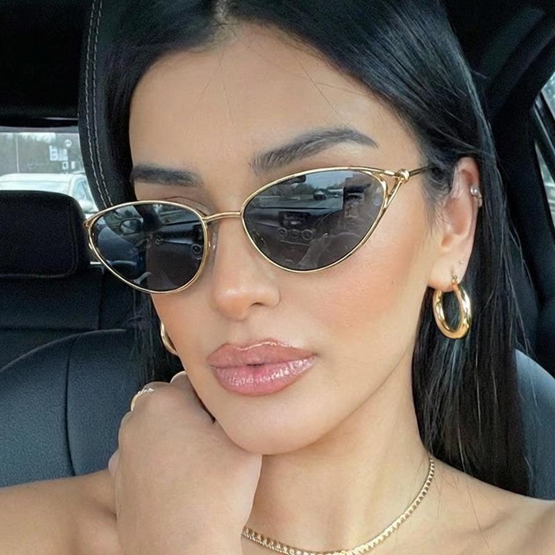 Attractive Glasses Women's Silver Fashion Small Metal Frame Cat Eye Sunglasses Trendy Driving Sun Glasses 2026 Luxury Brand Eyeglasses