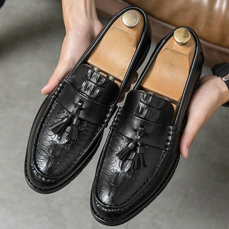 Fashion Luxury Designer New Men Tassels Thick Bottom Black Brown Shoes Moccasins Wedding Prom Homecoming Party Footwear Zapatos Hombre