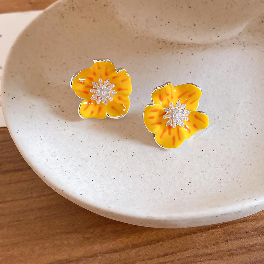 Flower Earrings with Crystal and Pearl Jewelry