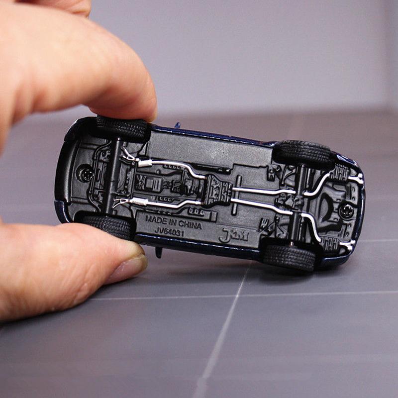 1:64 Jeeps Grand Cherokee SUV Alloy Car Model Diecast Metal Off-road Vehicles Car Model Simulation Miniature Scale Kids Toy Gift