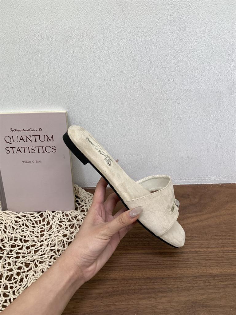 French beautiful set of toe small cool slippers women's summer wear fashion flat bottom 2025 season with skirt fairy half a word drag