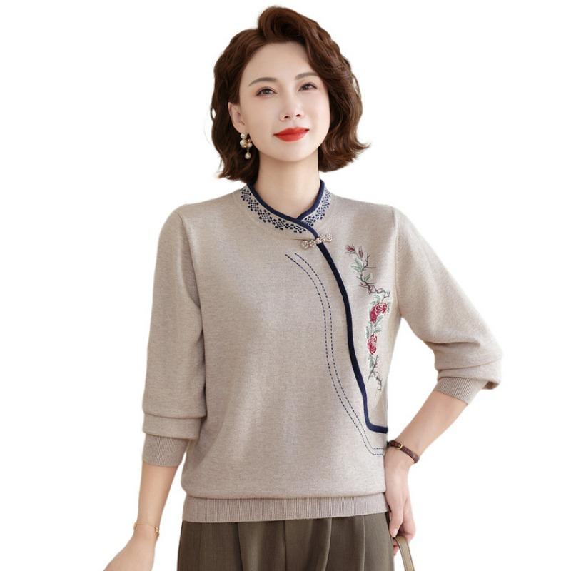 Autumn and winter new middle-aged and old women's clothing age-reducing sweater bottoming shirt mother winter clothing Chinese knitted top