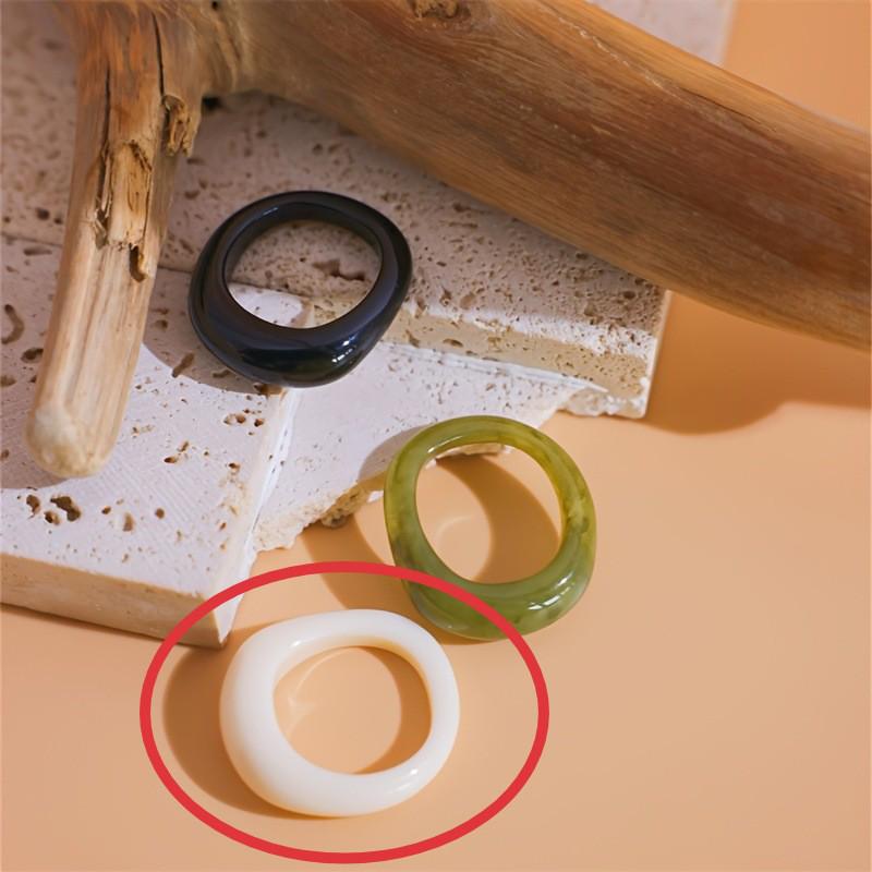 

Women s High-End Amber Resin Statement Ring - Versatile Cold Style for Index Finger