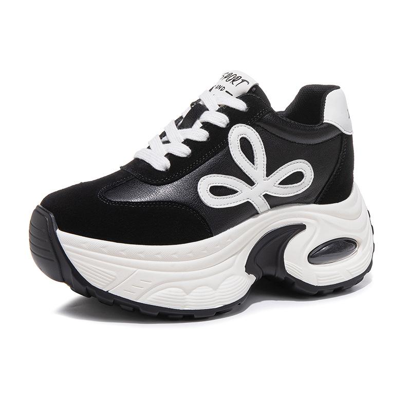 Herbst neue kleine und vielseitige lässige Plateau-Schuhe Damen-Sneaker erhöhen die Höhe von Damenschuhen