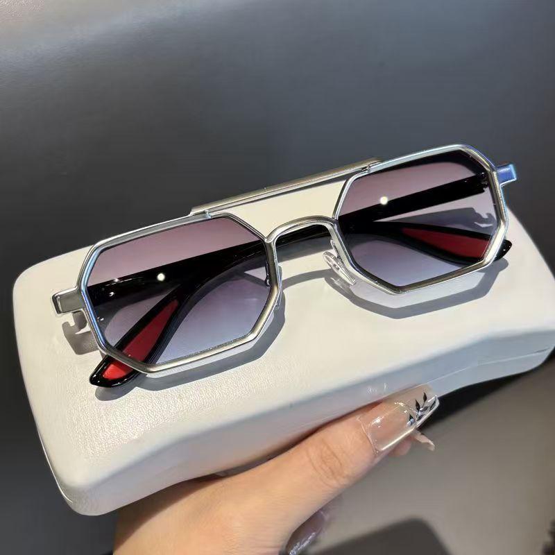 Nuovi Occhiali da Sole Quadrati Vintage da Uomo Occhiali Punk Stile Retrò Donna Occhiali alla Moda Lenti Retrò Uv400