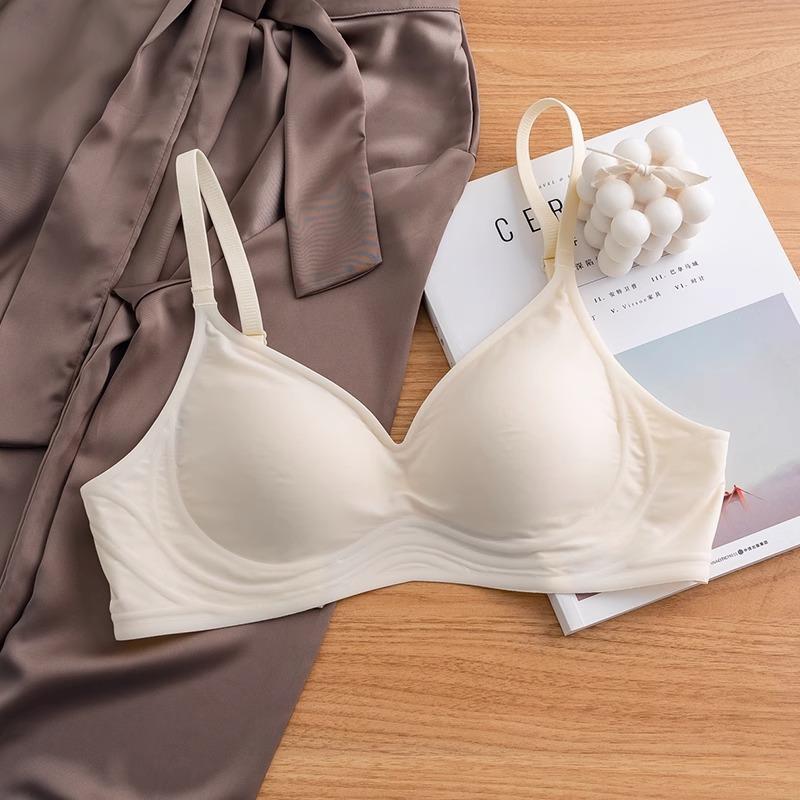 Ice silk light and thin seamless underwear for women, latex pad without steel ring gathers simple solid color breathable bra cover