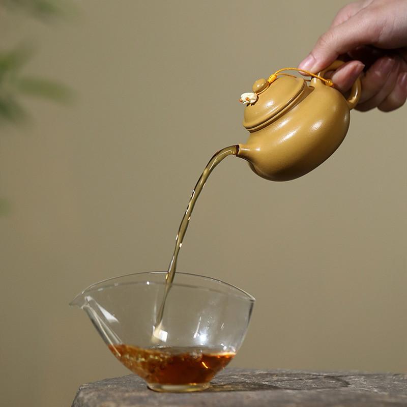 Chinese Yixing Purple Clay Teapot Handmade Tea Pot Small Capacity Beauty Kettle Household Zisha Tea Set Accessories 110ml
