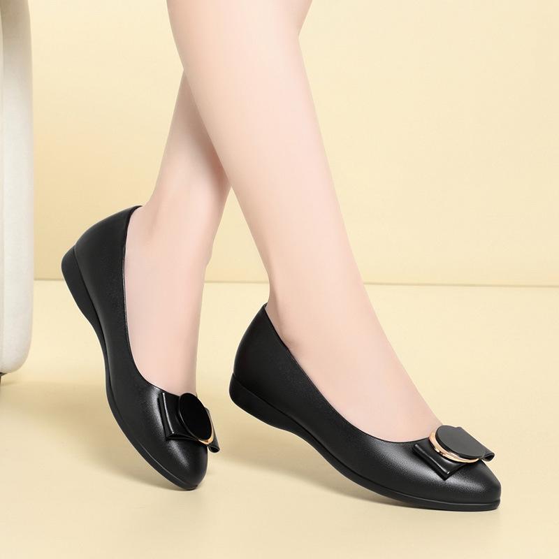 Fashion Middle-Aged And Elderly Mothers' Shoes Comfortable Spring And Summer New Single Shoes Flat Sole Mothers' Soft Sole Black Shoes