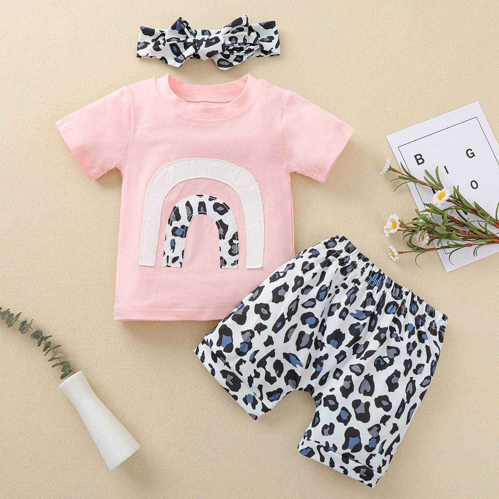 

Комплект топов, футболок, леопардовых шорт и повязок на голову для малышек 100