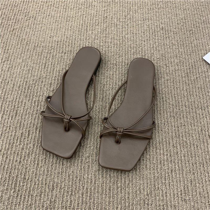 French flat-bottomed flip-flops fairy shoes wear 2025 new summer beach sandals silver sandals