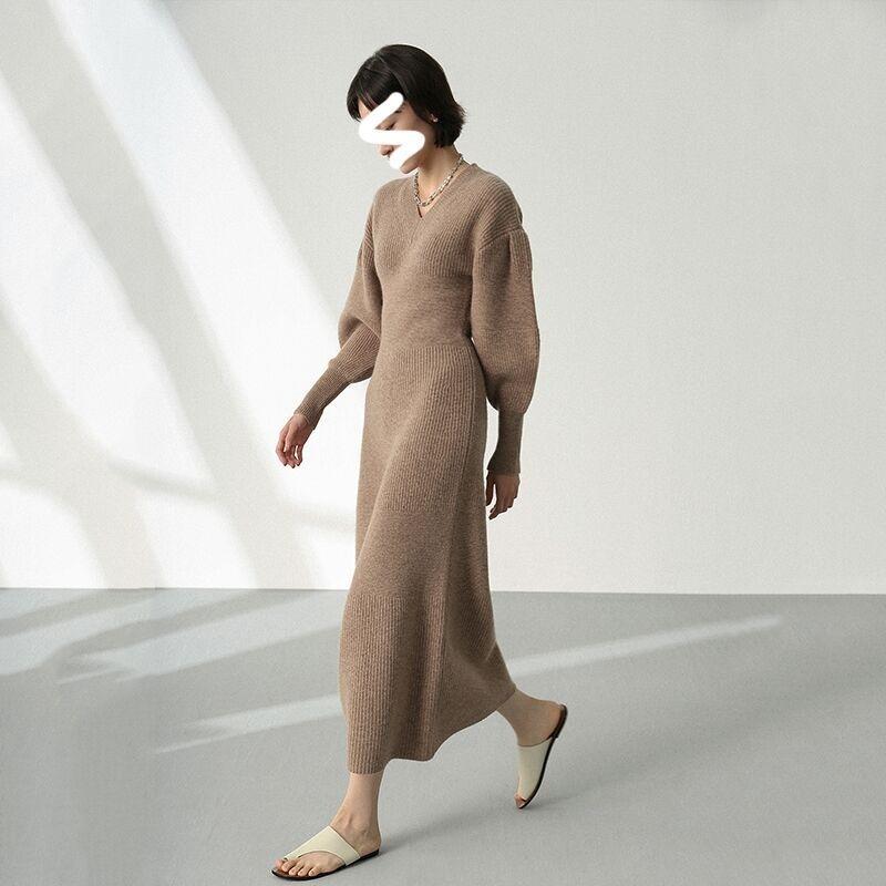 Retro high-end V-neck lantern long-sleeved knitted dress for women's autumn and winter waist long bottom sweater skirt