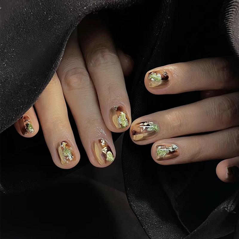 Wearable Ombre Green & Silver Amber Nail Stickers - Short Style, Removable Nail Art Tips