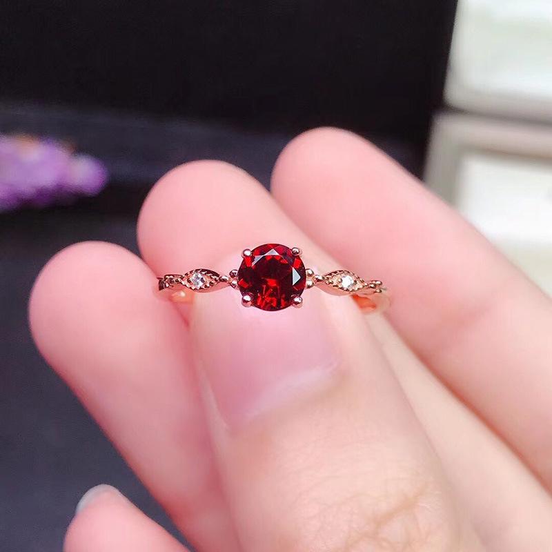 2026 Thai Silver Pigeon Blood Red Garnet Ring for Women, Fashionable Minimalist Light Luxury Ring, Korean Trend