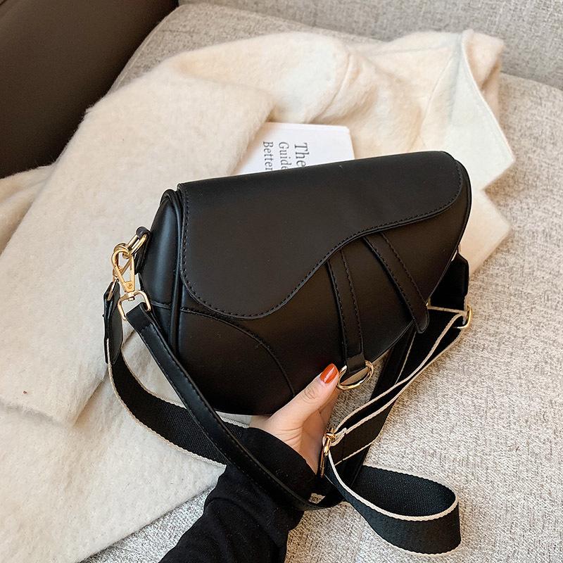 Retro Bag Women'S Spring Trend Oblique Span Bag Simple Saddle Bag