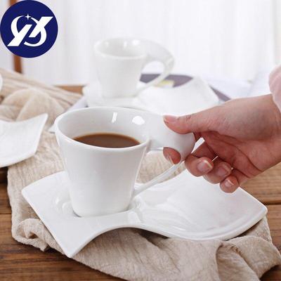 1/3 Sets Ceramic Coffee Cup with Wavy Saucer and Spoon Set European Small Luxury Couple Milk Mug W Te Porcelain Office Teacup Drinkware