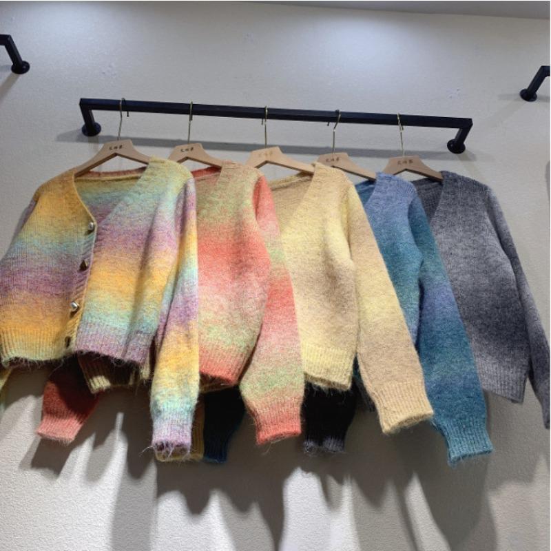 Women's Autumn/Winter Heart Button Gradient Knit Cardigan Sweater