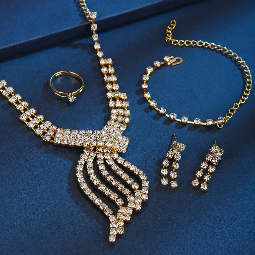 Necklace Set Light Luxury Claw Chain Tassel Jewelry Four-Piece Set Versatile Bridal Jewelry Design Bracelet