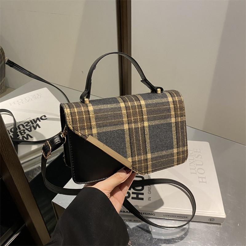 Trendy Stylish Small Square Bag In Black Brown And Red Chic Design With Unique Aesthetic чёрный