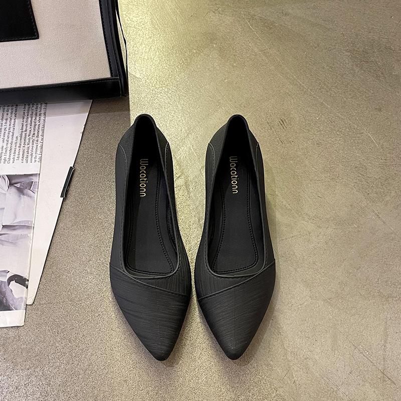 

Корейская версия женской профессиональной рабочей обуви, модные остроносые туфли на низком каблуке, однотонные, с легким носом, ленивые, с одной педалью. 36 чёрный