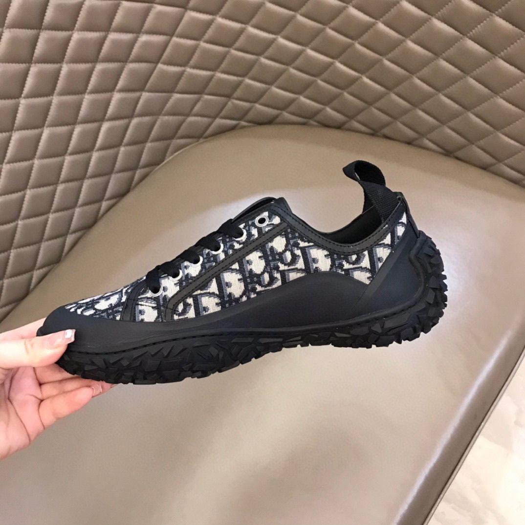 

Old Flower Canvas Splicing High Top Shoes for Men In The Autumn of 2025 New Korean Version Trendy Youth Versatile Anti Slip D Home Board Shoes 38