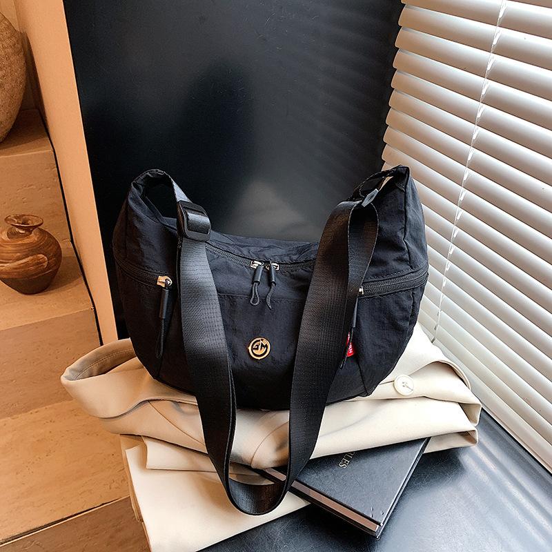 Sommer Canvas-Tasche mit großem Fassungsvermögen Damen neue Knödel-Tasche lässige und leichte Schulter-Umhängetasche