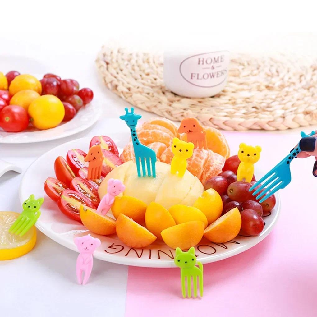 Animal Farm Fruit Fork Mini Cartoon Children Snack Cake Dessert Food Pick Toothpick Bento Lunches Party Decor Random Color