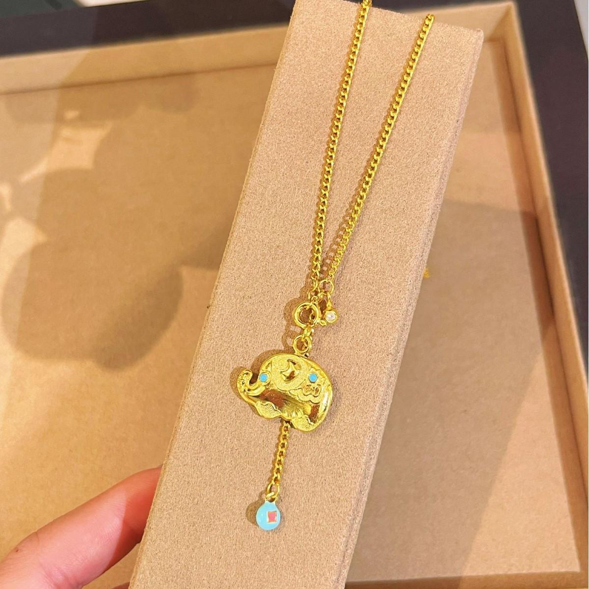 

Guofeng Velvet Jinshan Dot Diamond Necklace Mountain Peak Pendant Female Premium Sense Clavicle Chain